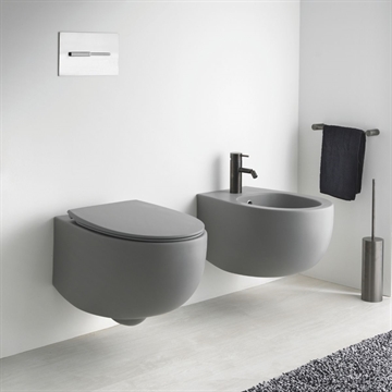 Smukt Mat grå toilet dot II i væghængt design